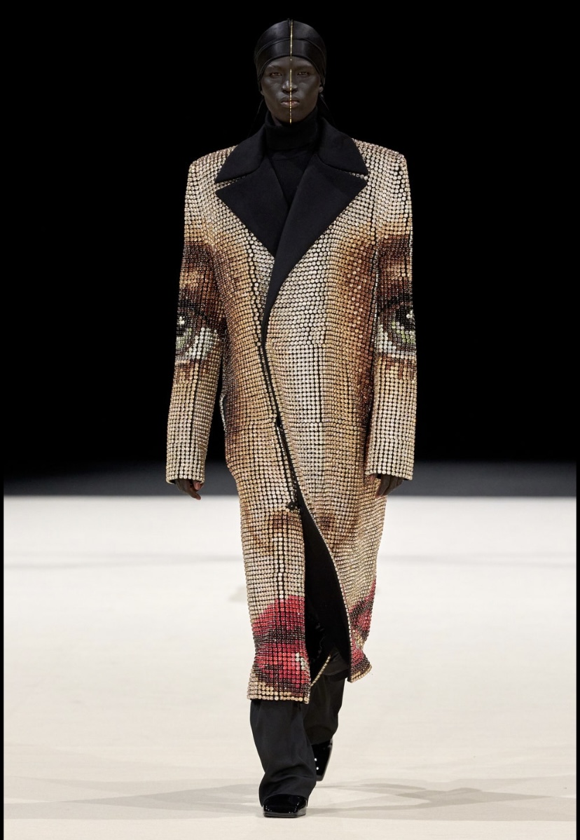 Desfile Inverno 2025 da Balmain na Paris Fashion Week