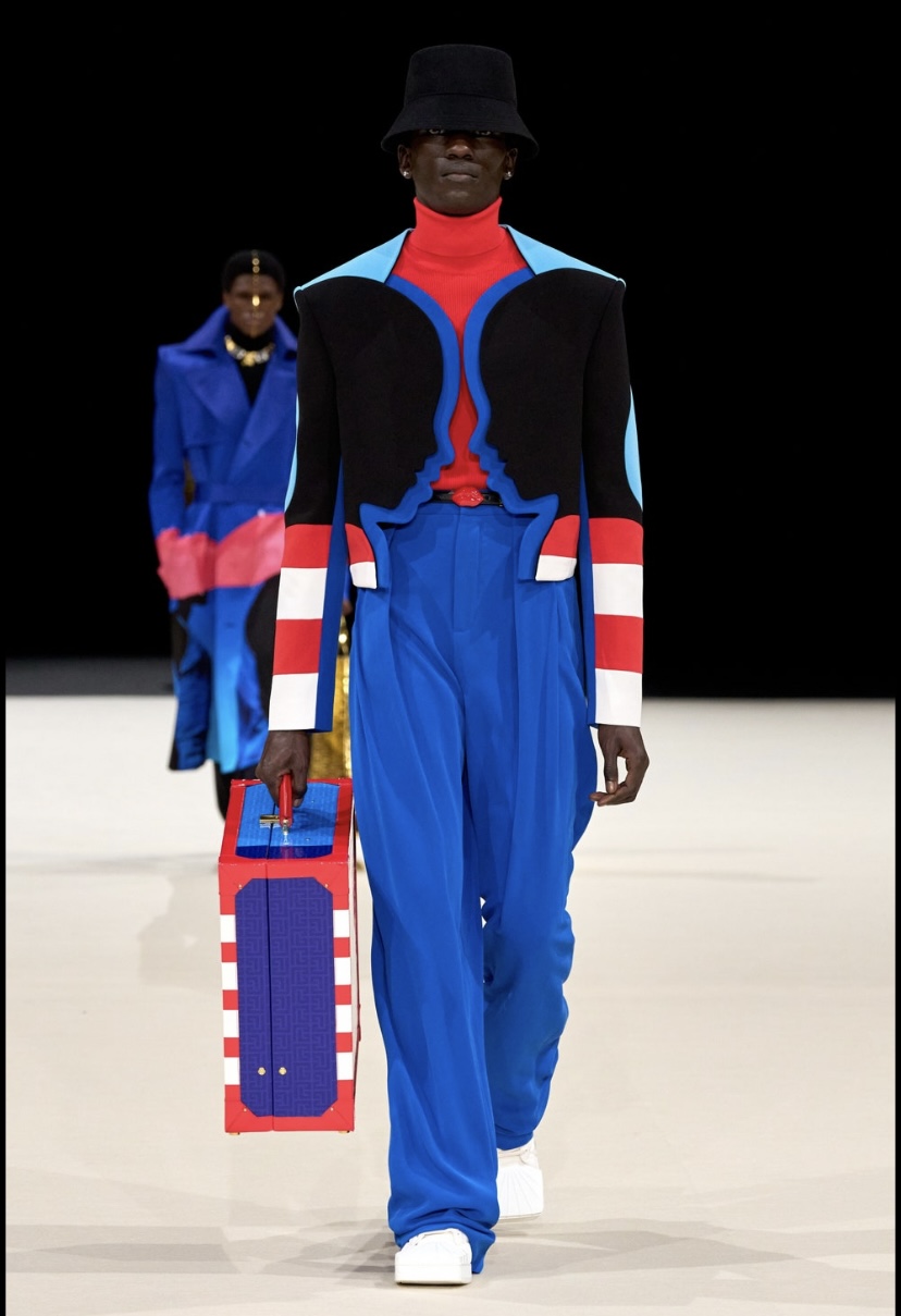 Desfile Inverno 2025 da Balmain na Paris Fashion Week