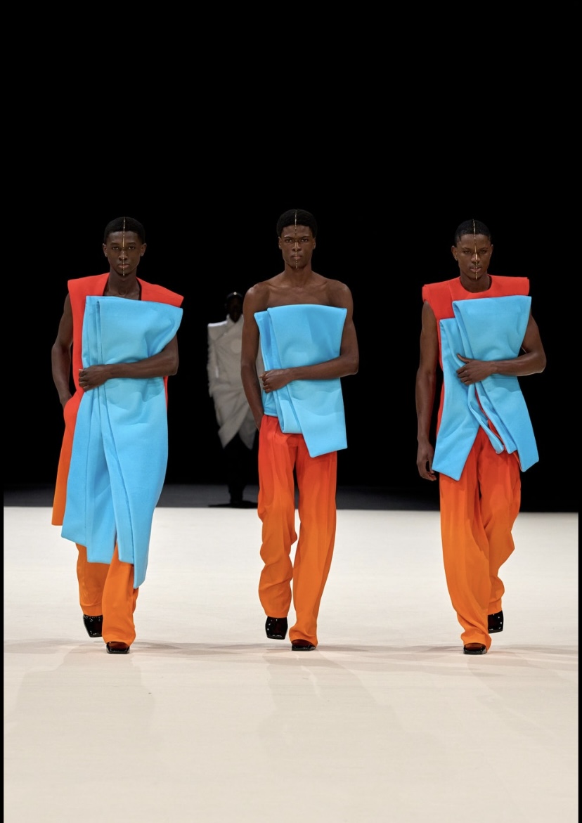 Desfile Inverno 2025 da Balmain na Paris Fashion Week