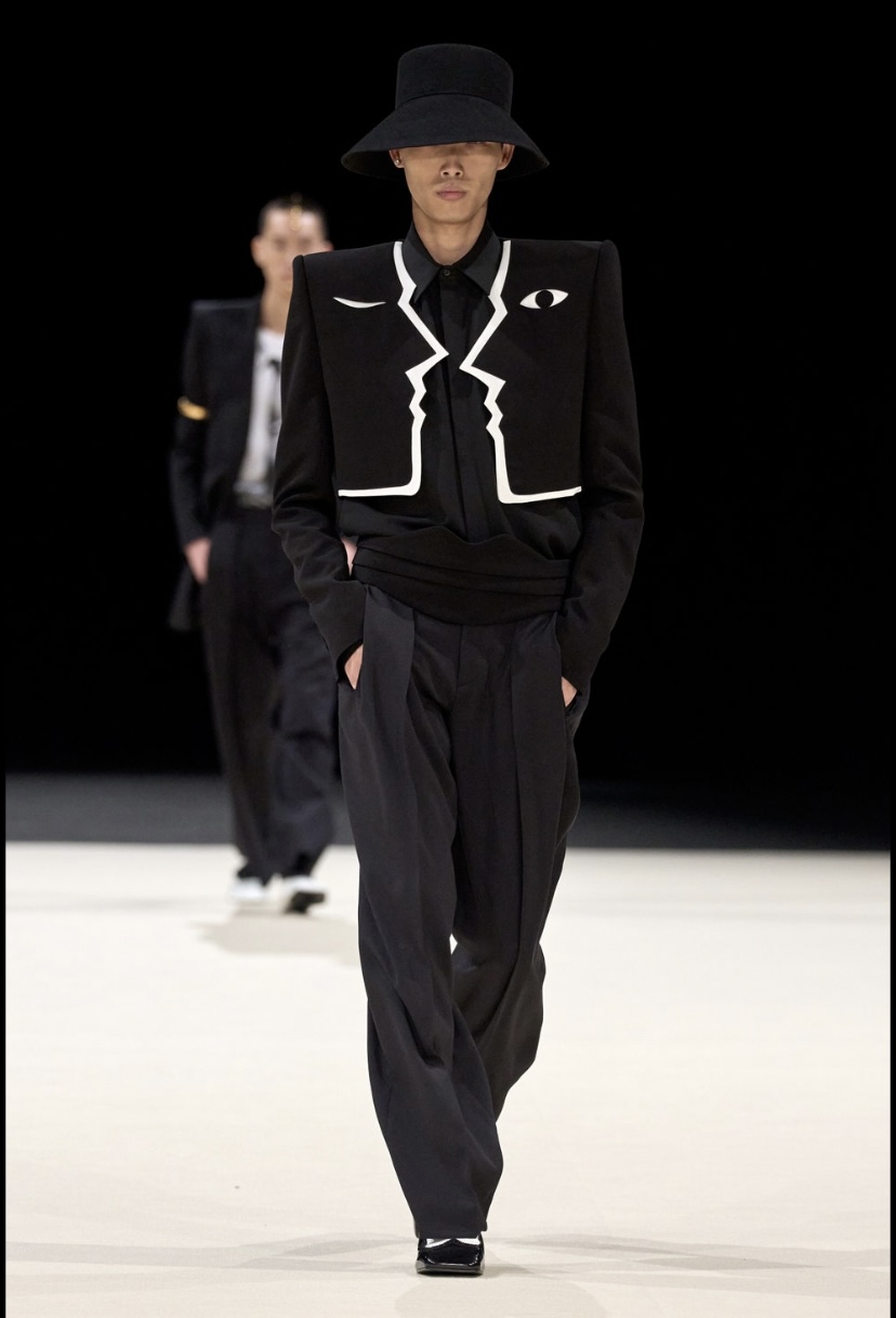 Desfile Inverno 2025 da Balmain na Paris Fashion Week