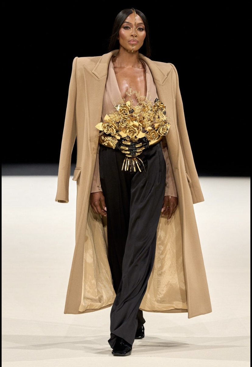 Desfile Inverno 2025 da Balmain na Paris Fashion Week