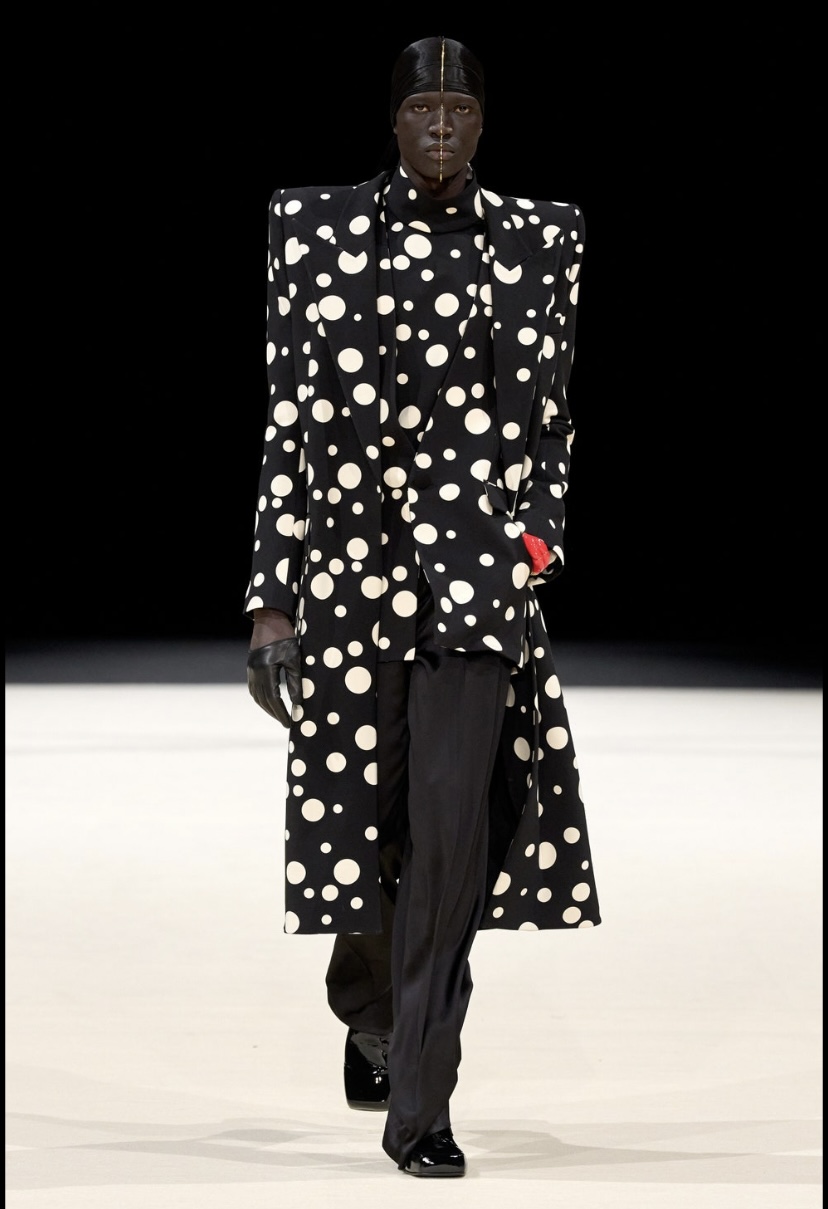 Desfile Inverno 2025 da Balmain na Paris Fashion Week